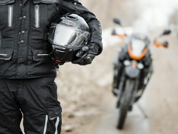 Roupas para Andar de Moto: Dicas de Segurança e Estilo na Estrada